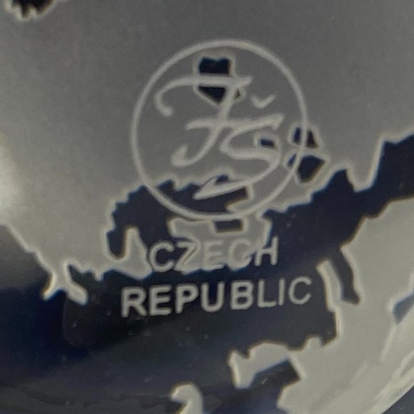 Paperweight World Globe Crystal Marked FS Czech Republic - Picture 2 of 5